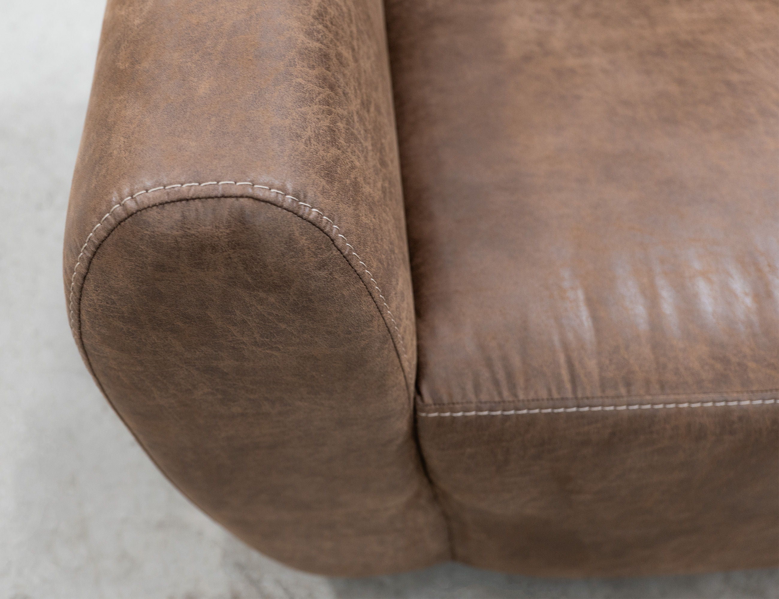 Tamesis - Armchair - Light Brown