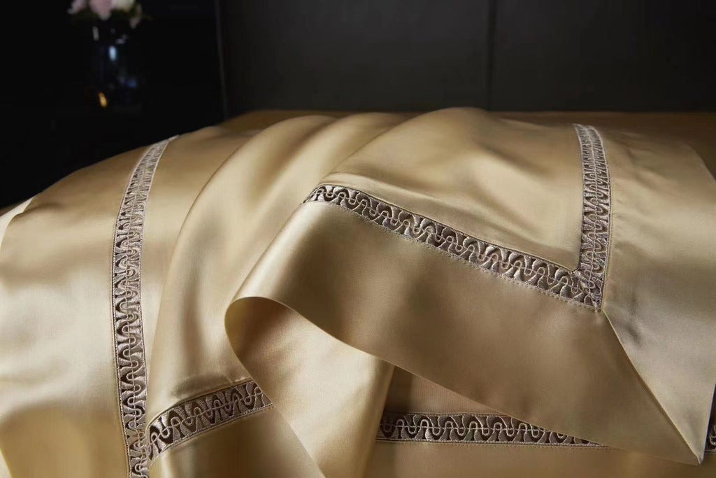 Champagne Gold 25 Momme Lace Silk Bedding