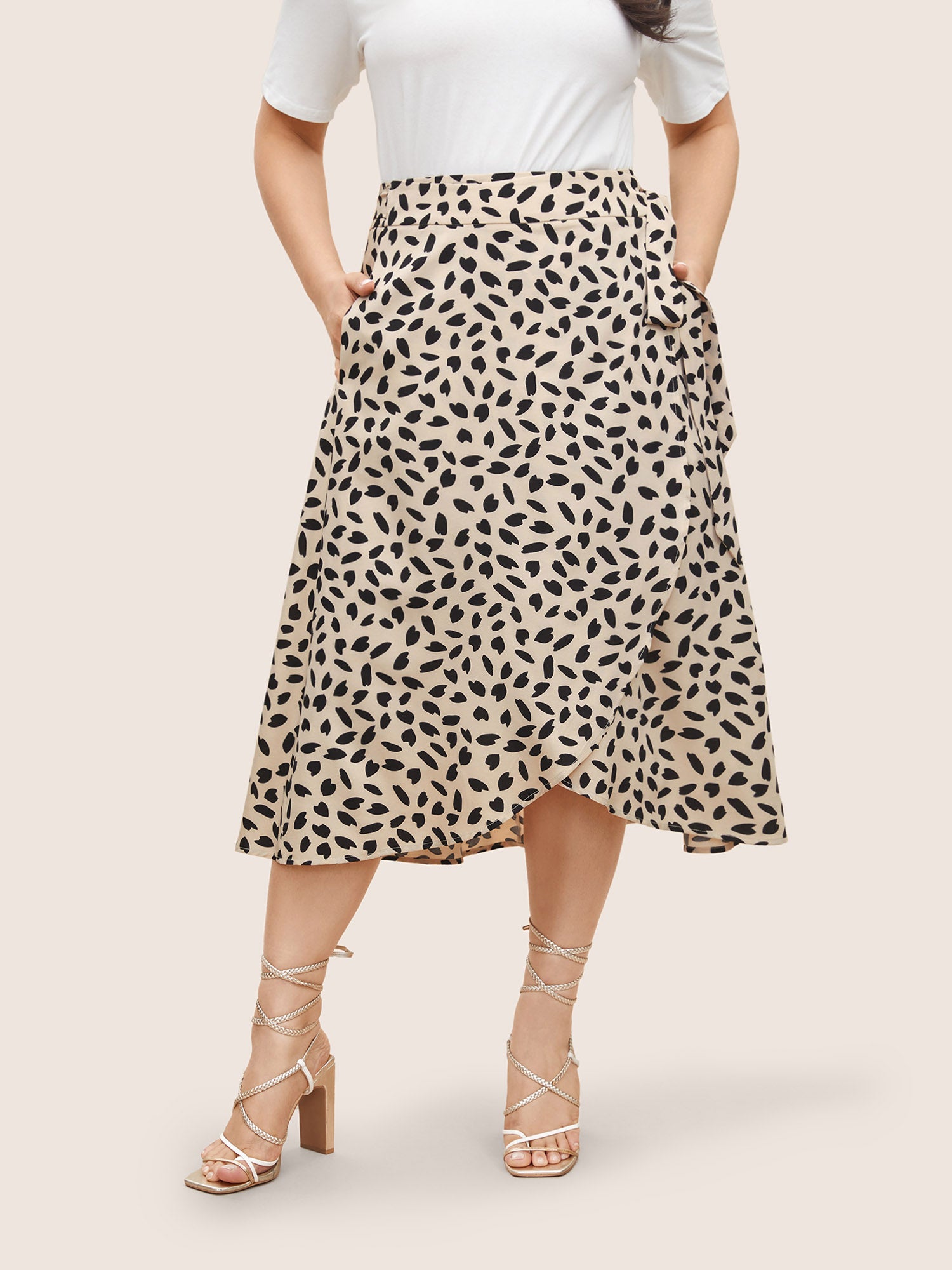 Graphic Ties Knotted Wrap Hem Skirt