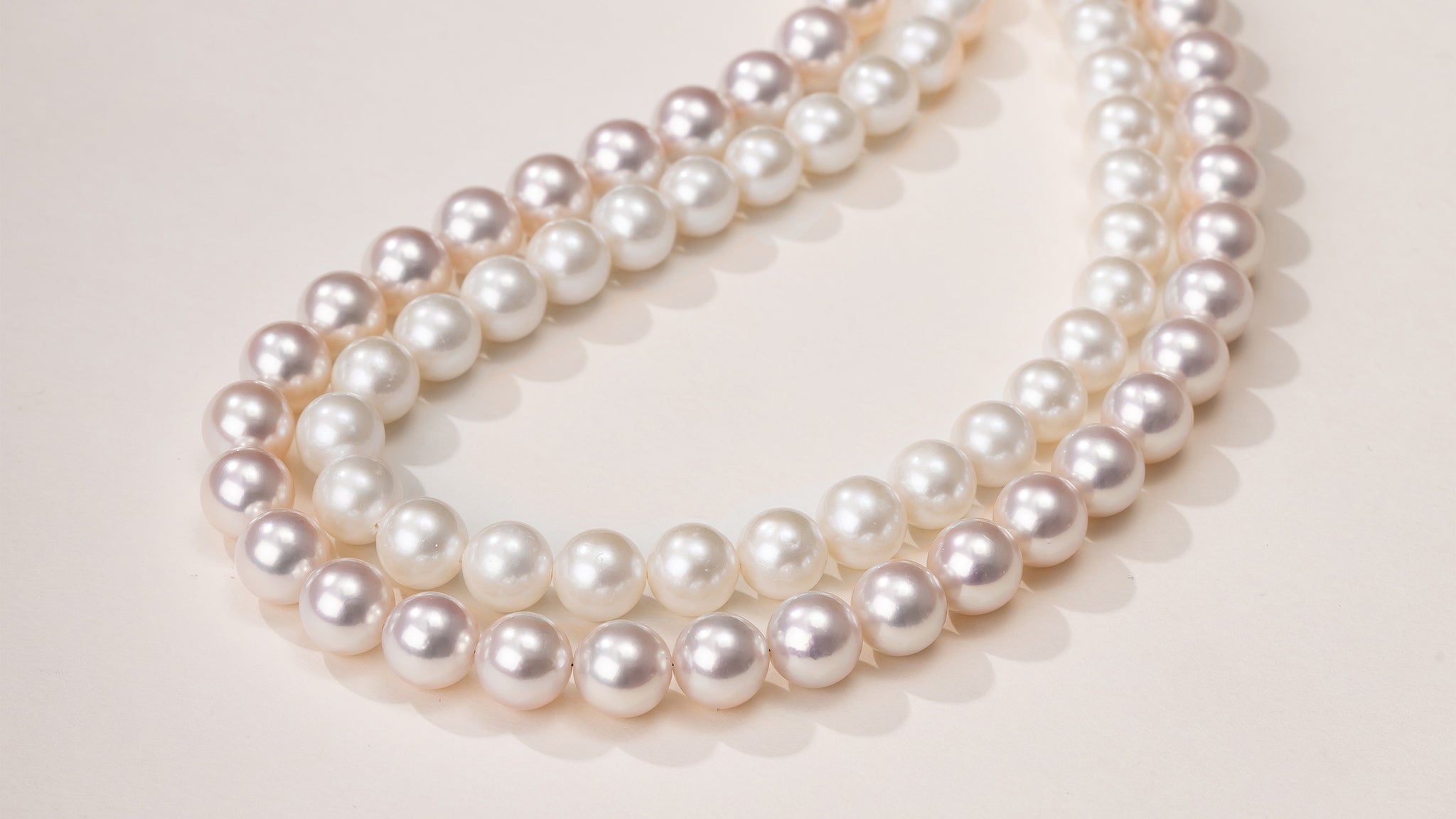 Why Choose Saltwater Pearls Over Freshwater Pearls?-Akoya Pearl Bracelets