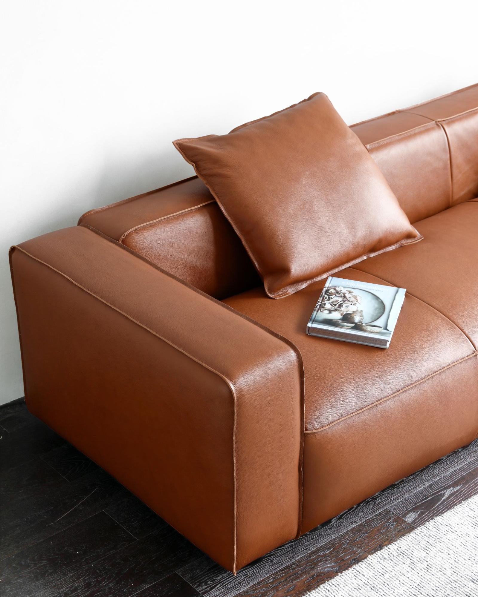 Pomona Sofa by Acanva