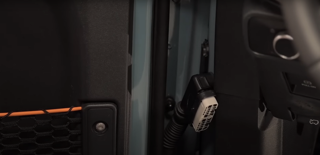 How To Remove The Ford Bronco Factory Doors To Mount The Tube Doors-Hooke Road 8