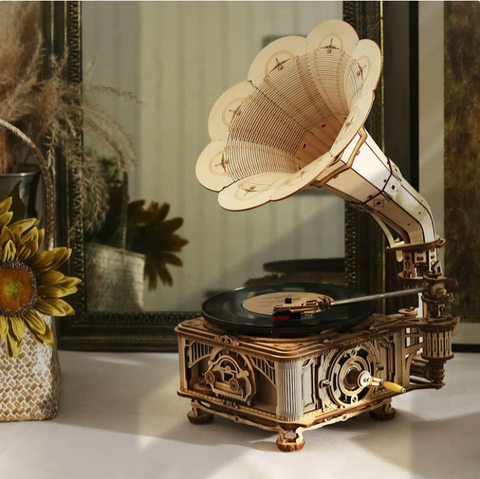 DIY Crank Classic Gramophone