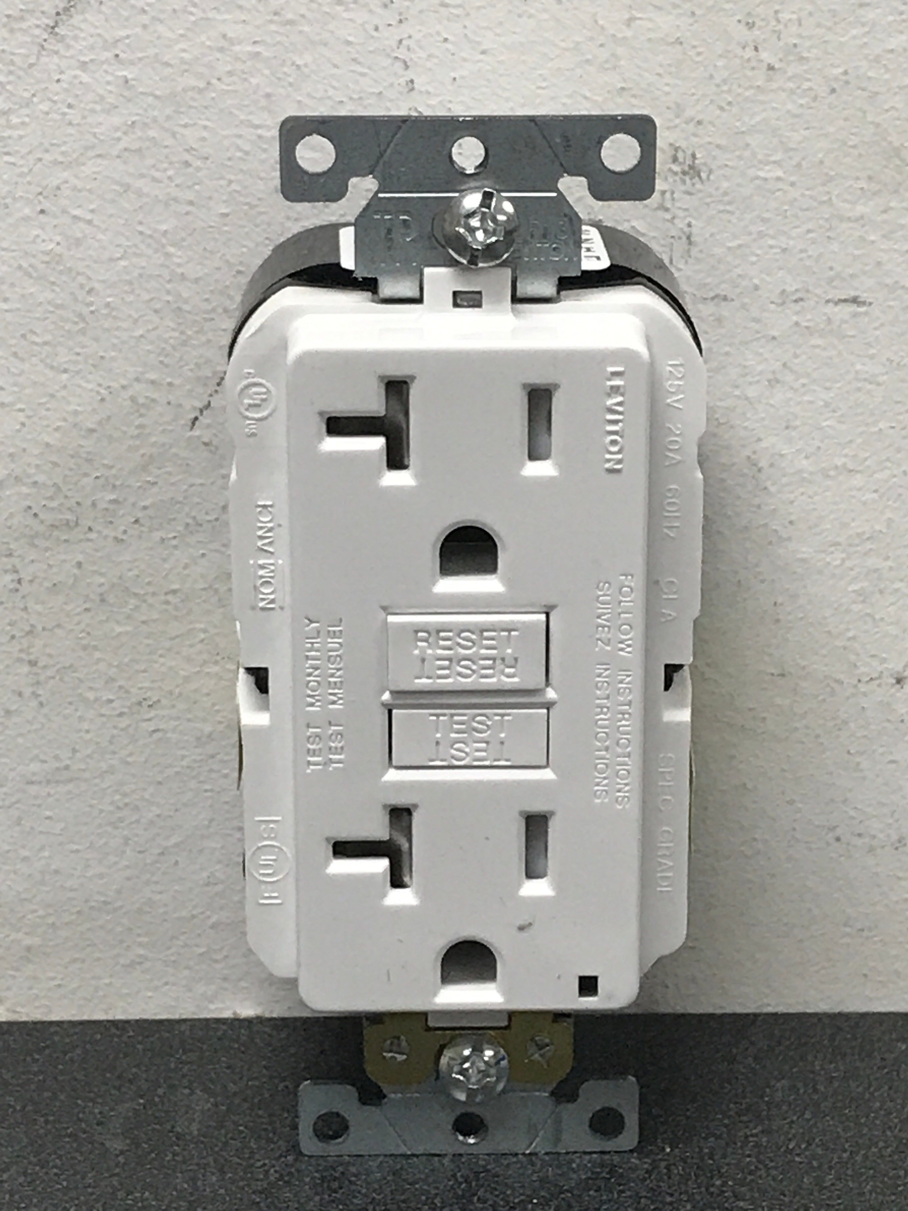 Leviton MGFT2-W 20 Amp Lev-Lok Modular Wiring Device SmartlockPro Industrial Grade GFCI Outlet, White