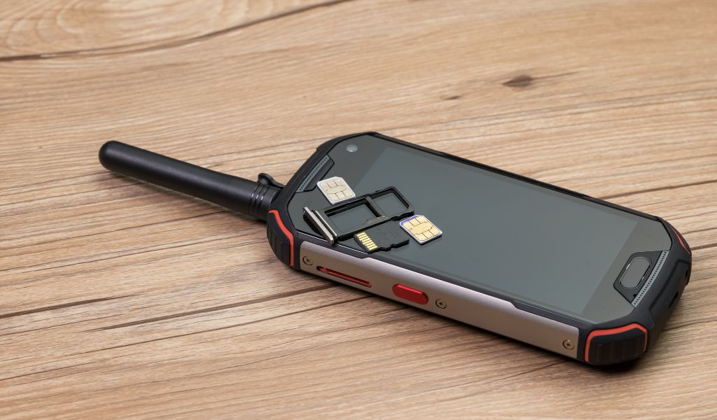 Unihertz Atom XL - 4 インチ トランシーバー頑丈なスマートフォン