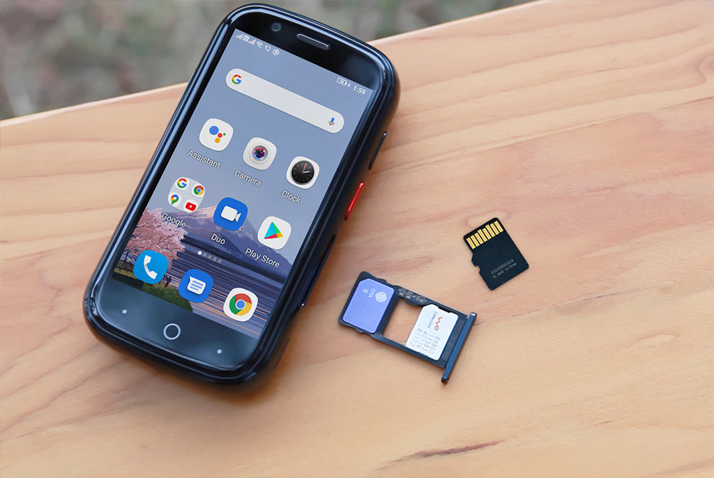Jelly 2 has a dual nano SIM card slot, which can also act as a Micro SD card slot.
