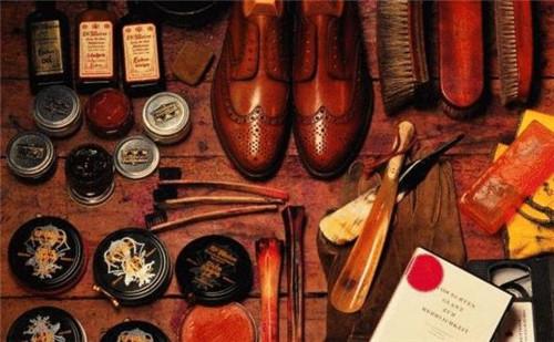 clean shoes tools