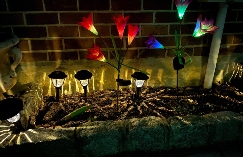 Gigalumi flower bed lights