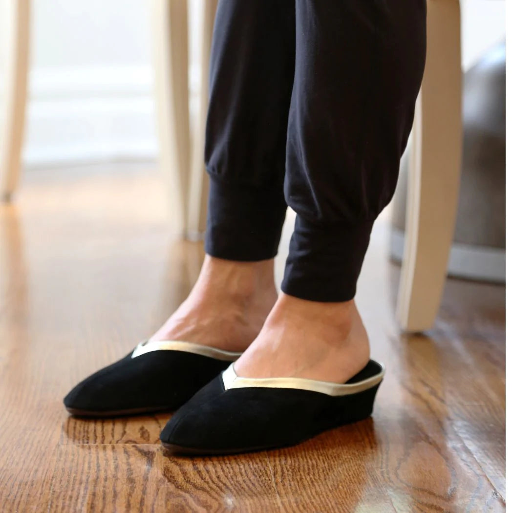 Jacques Levine Slippers 4640 Black Suede