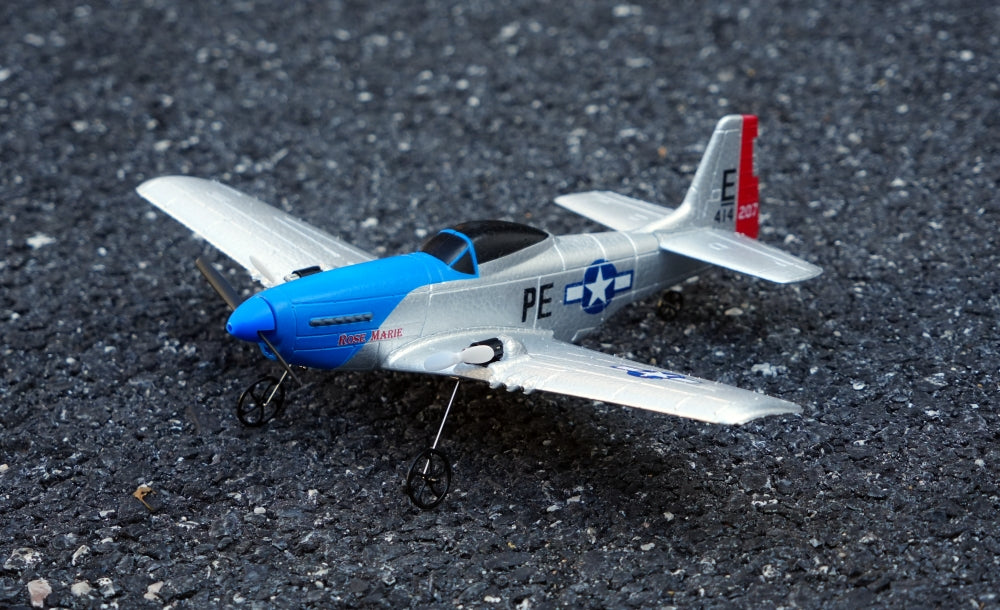 VOLANTEXRC P51D Mustang 2 Channels RC Beginner Airplane with Gyro Stabilizer Easy Fly