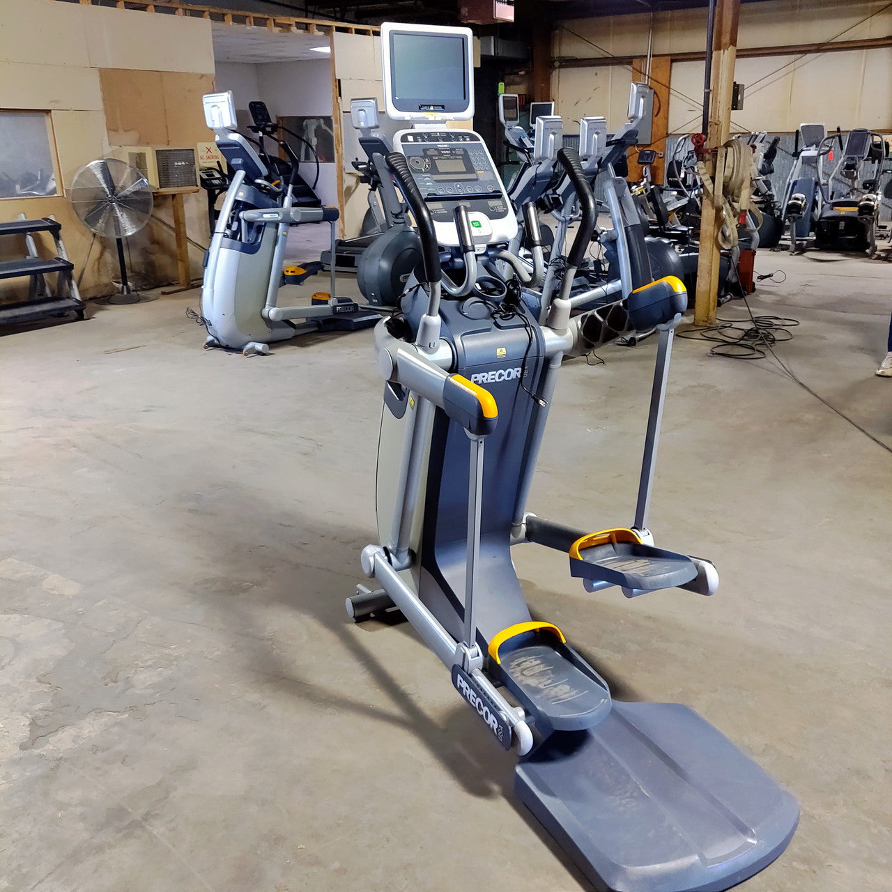 Precor AMT 100i Stepper Elliptical Stair Stepper