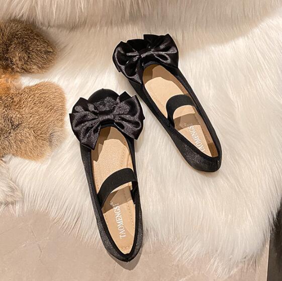 TINGHON Classic Silk Ballet Shoes Lace up Ballet Shoes Women Round Toe Bowtie Women Flats Elegant Valentine Shoes