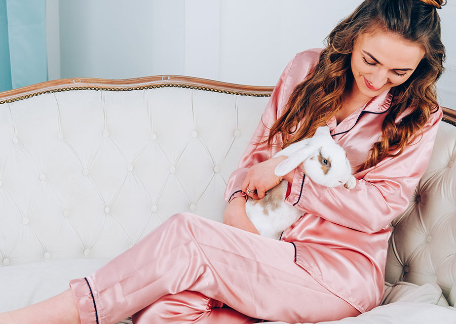Six Surprising Benefits of Silk Pajamas