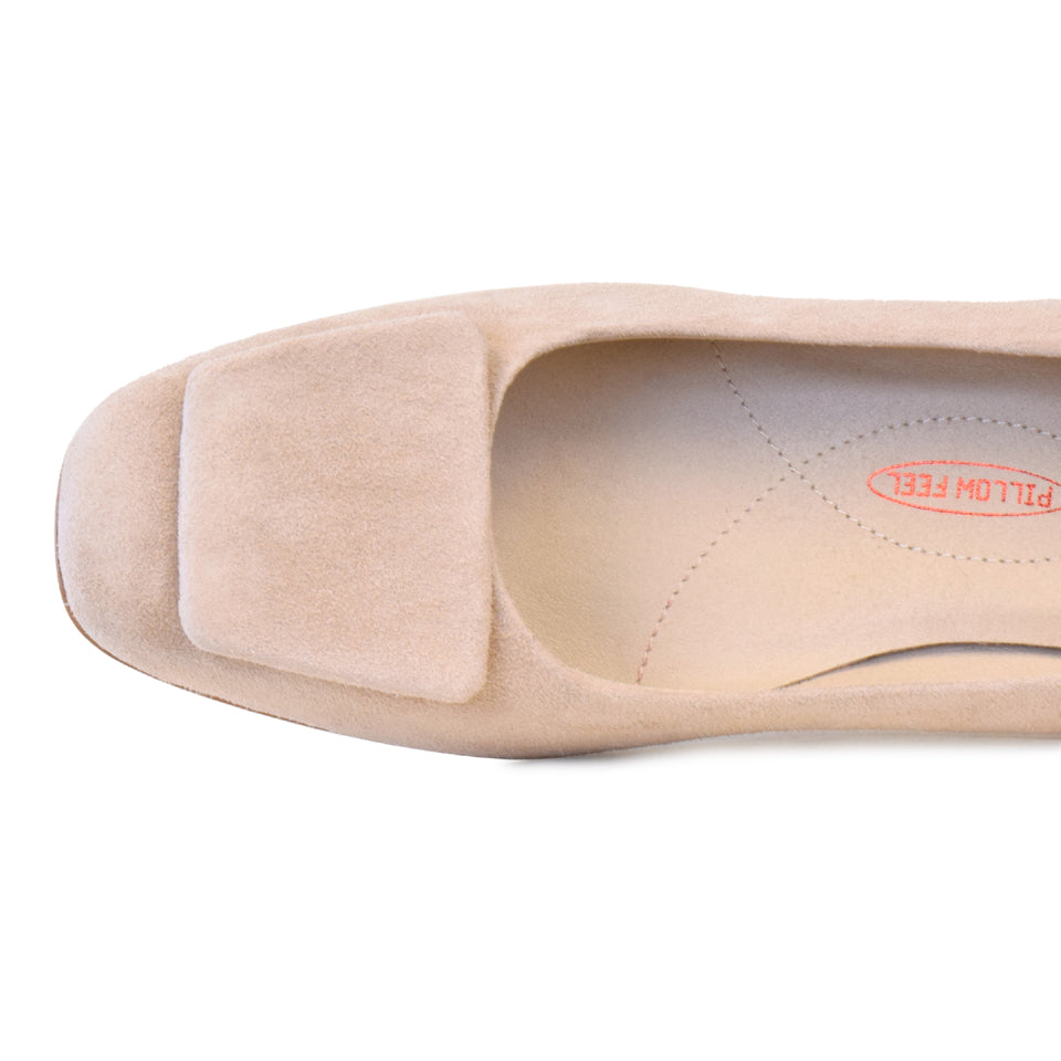 Sandy Pump in Sand Cashmere