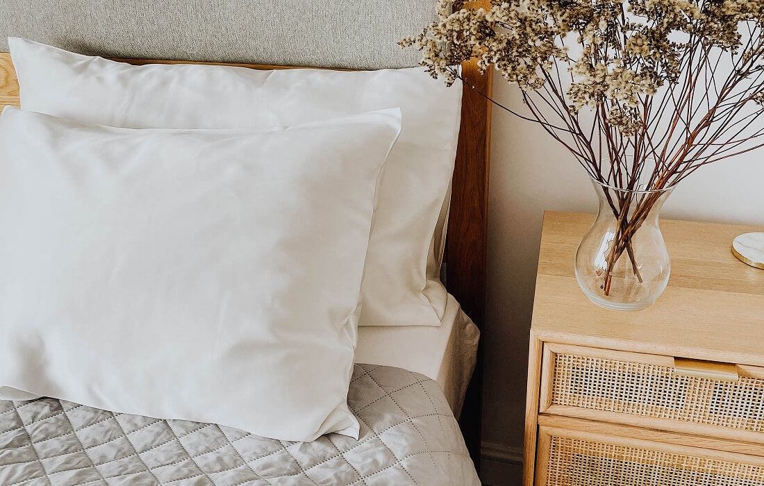 Lingsilk white silk pillowcase