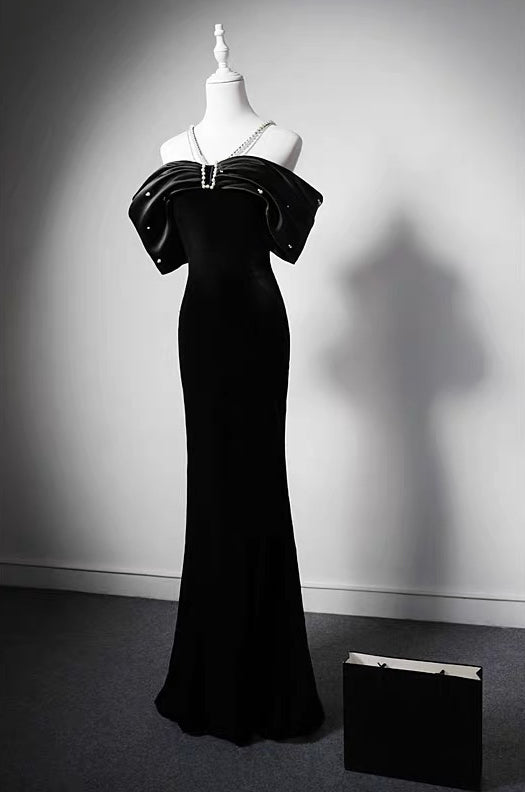 Black Velvet Mermaid Formal Dress With Pearl Chain - Plus Size
