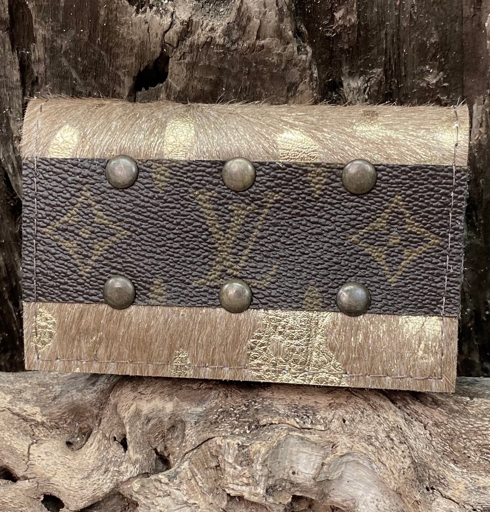 [PRE-ORDER] KEEP IT GYPSY ALAVISH Credit Card Holder (Buy 2 Get 1 Free Mix & Match on a $250+ Order)