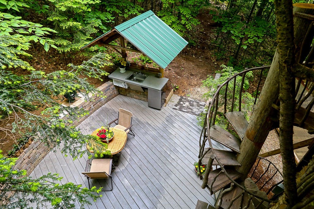 Adirondacks Treehouse Glamping in Middle Grove