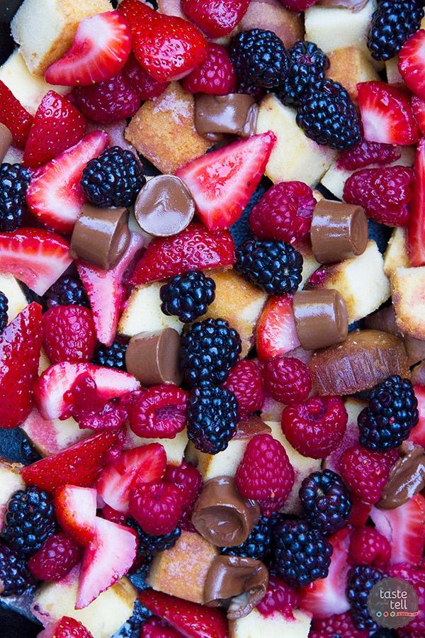 Berry Poundcake Skillet