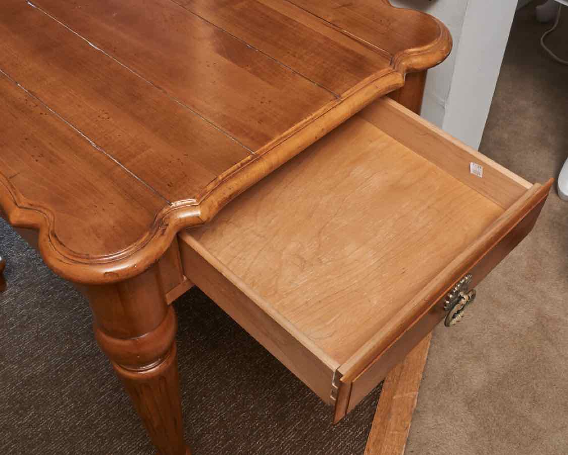 Ethan Allen Maple Cookie Cuttter Edges Turned Legs 1 Drawer  Side Table