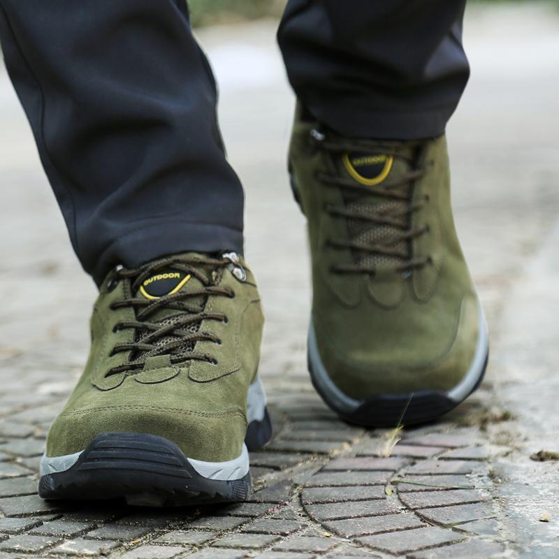 Sports and leisure hiking shoes for men