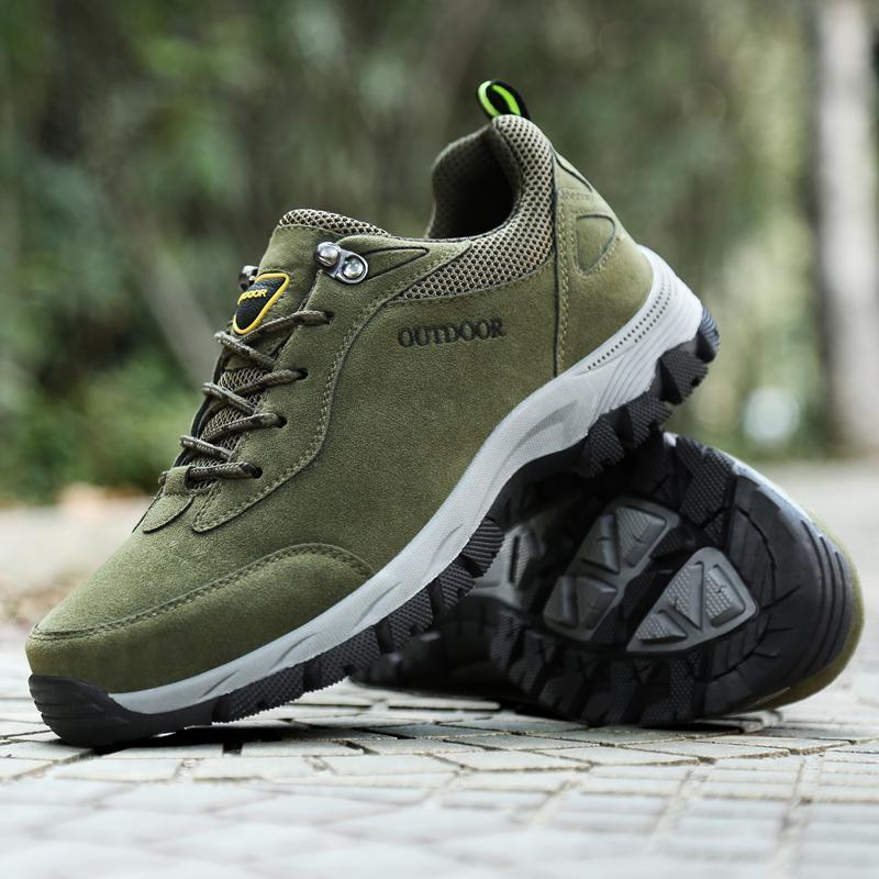 Sports and leisure hiking shoes for men