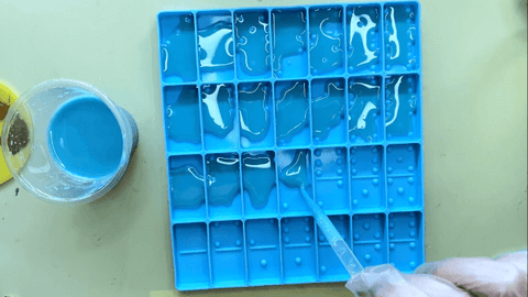 Fill the Dominoes Silicone Mold with Resin