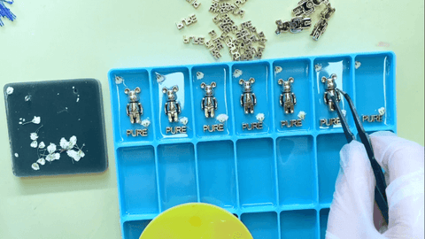 Repita el mismo proceso para las fichas de dominó restantes.