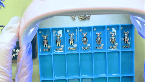 Utilice una lámpara UV para curar