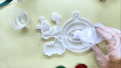 use white resin mixture in the base mold