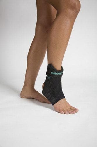 DJO Aircast AirSport Ankle Brace X-Large Right M 13.5+  W 15+