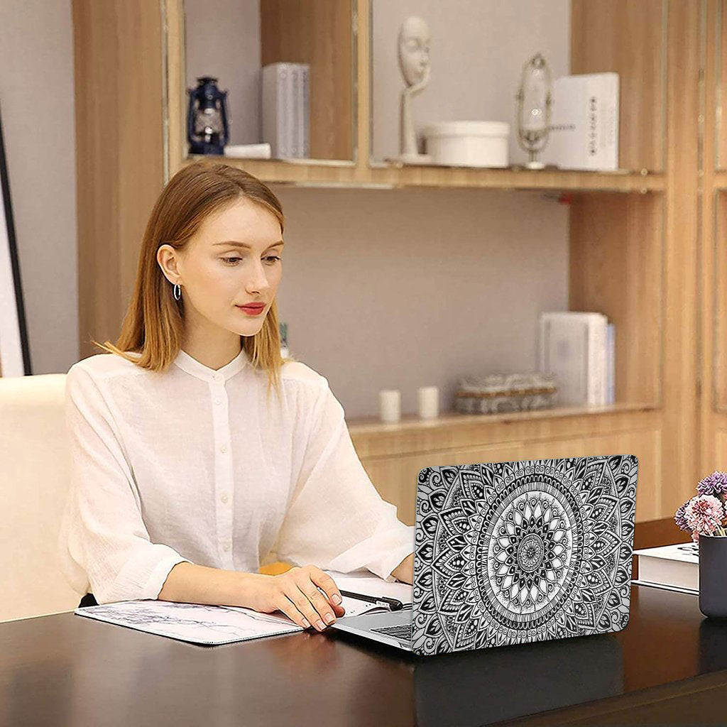 Black And White Mandala | Macbook case