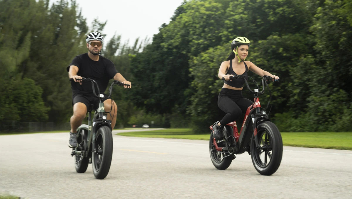 How should a bike helmet fit and its benefits?