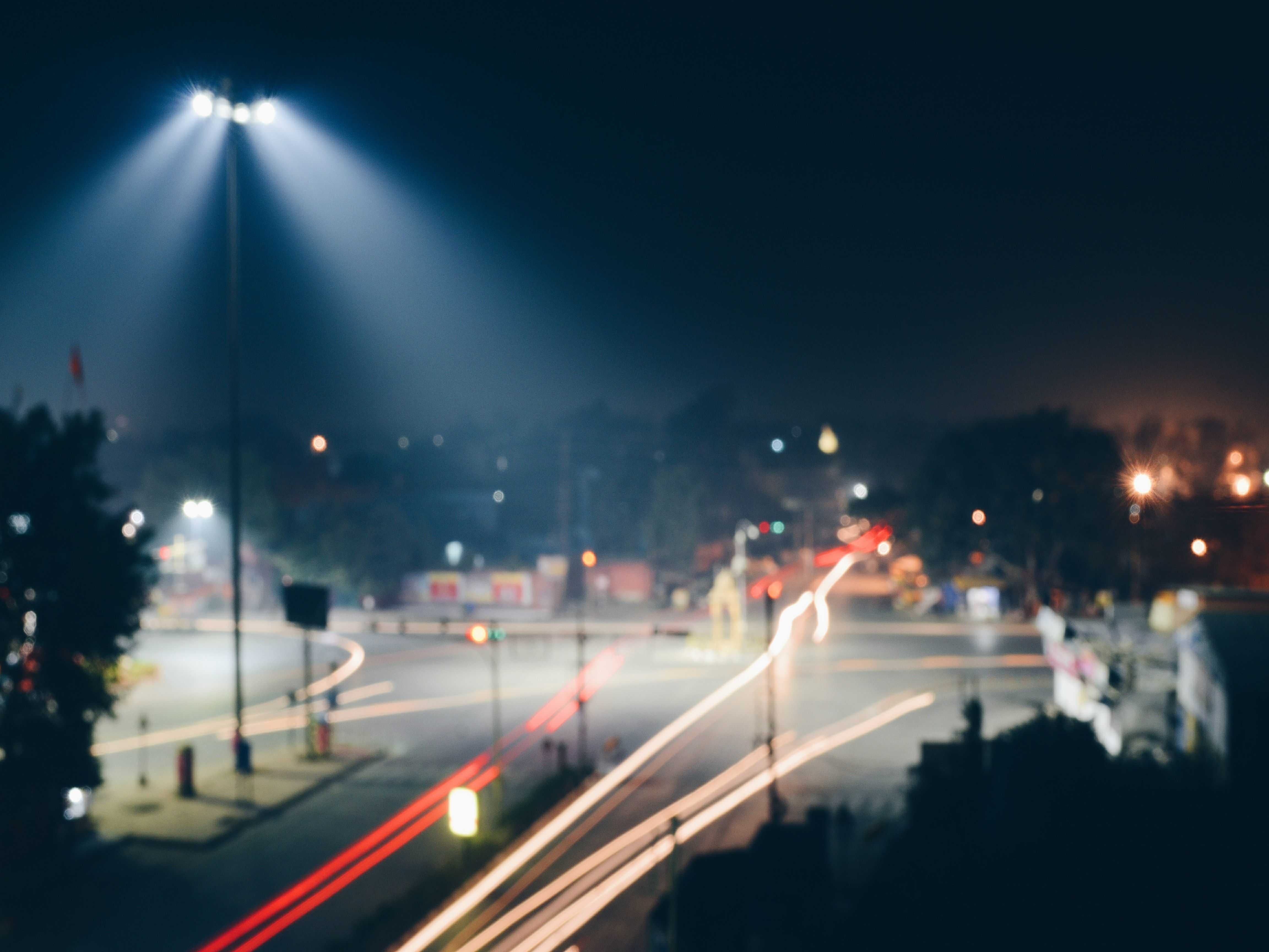 ما هي الحالة والمزايا الحالية لأضواء الشوارع LED