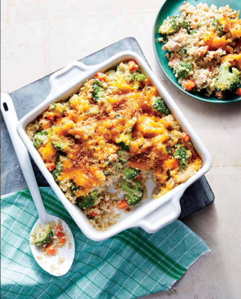 Casserole de saucisses au fromage, brocoli et quinoa