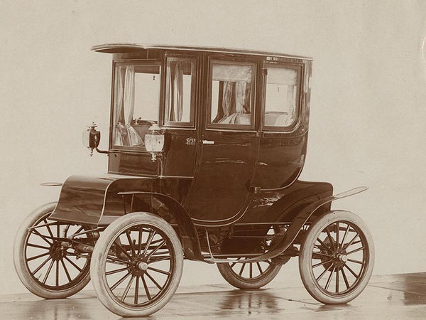 How did electric vehicles develop?