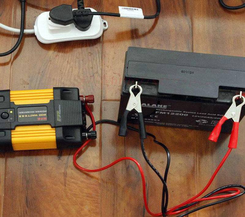 These inverters use different kinds of batteries