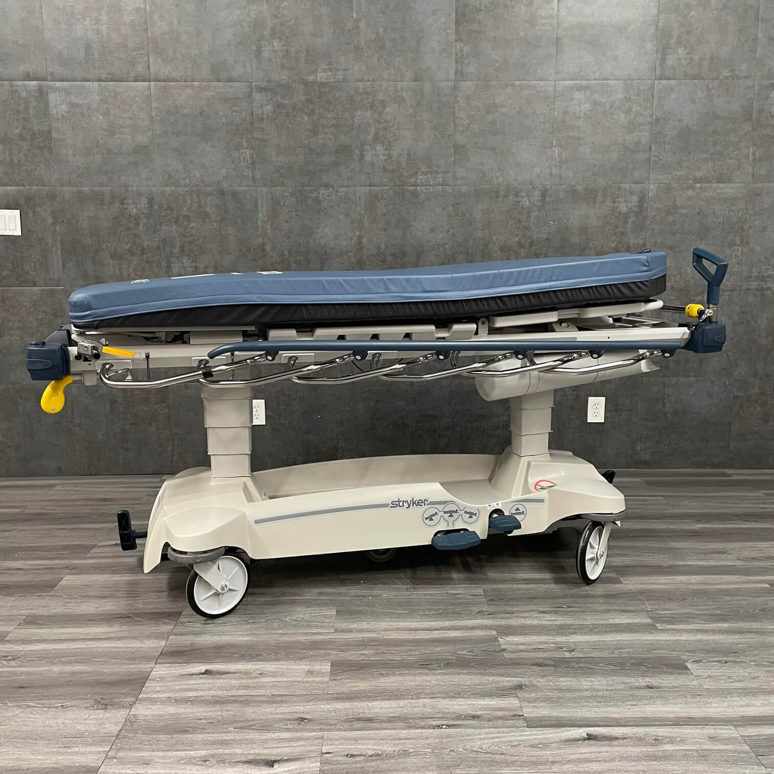 Stryker 1005 Stretcher Gurney