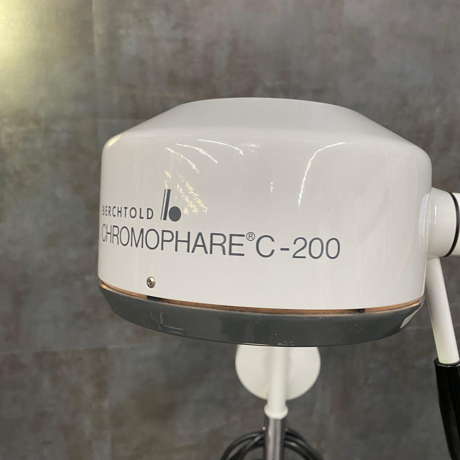 Berchtold Chromophare C 200 Mobile Examination Light