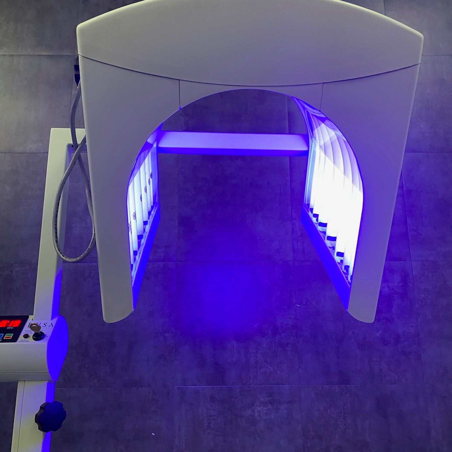 Dusa Blu Photodynamic Therapy Illuminator