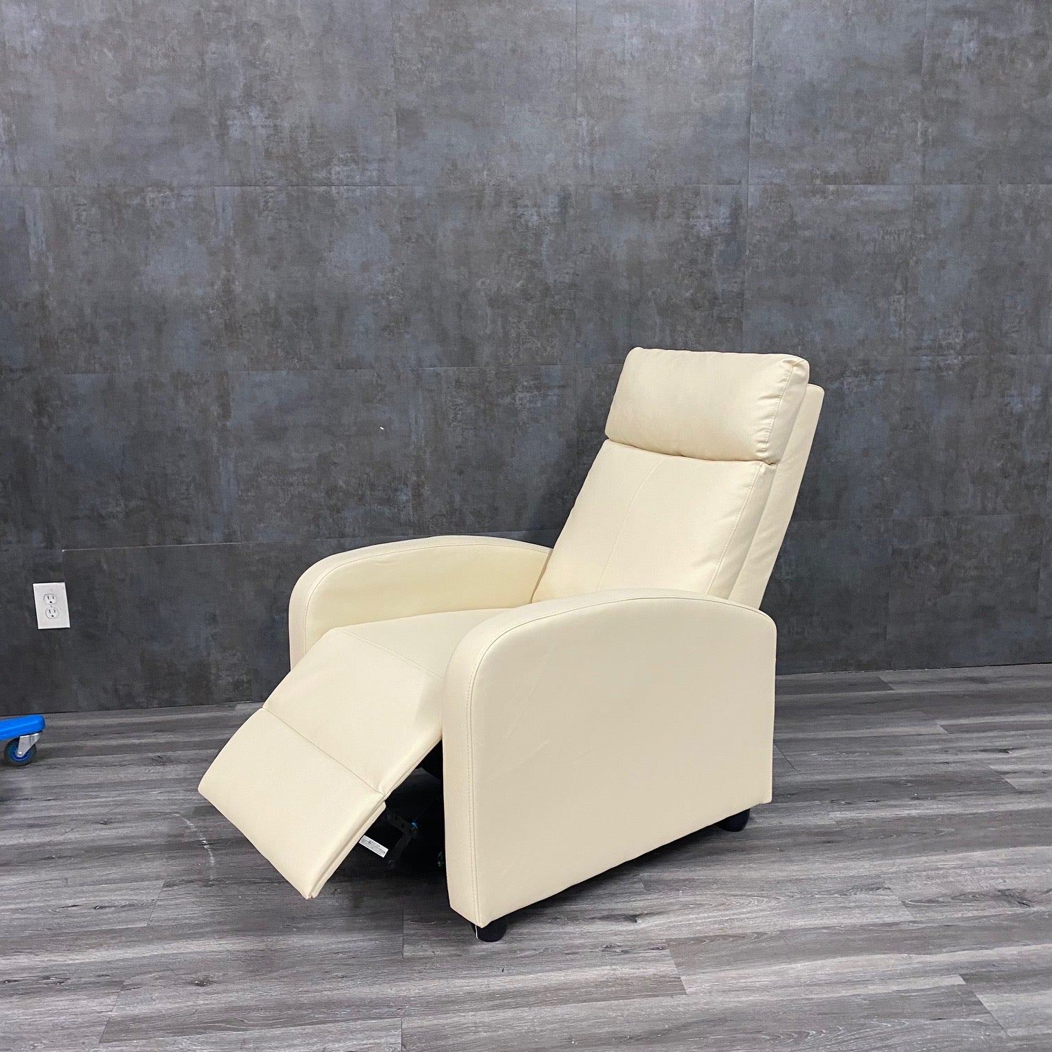 Easy Care Manual Infusion Recliner