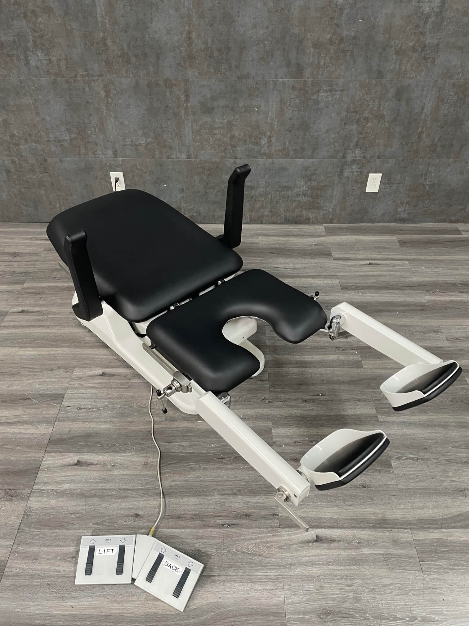 Gentera Elle450 Urology Chair