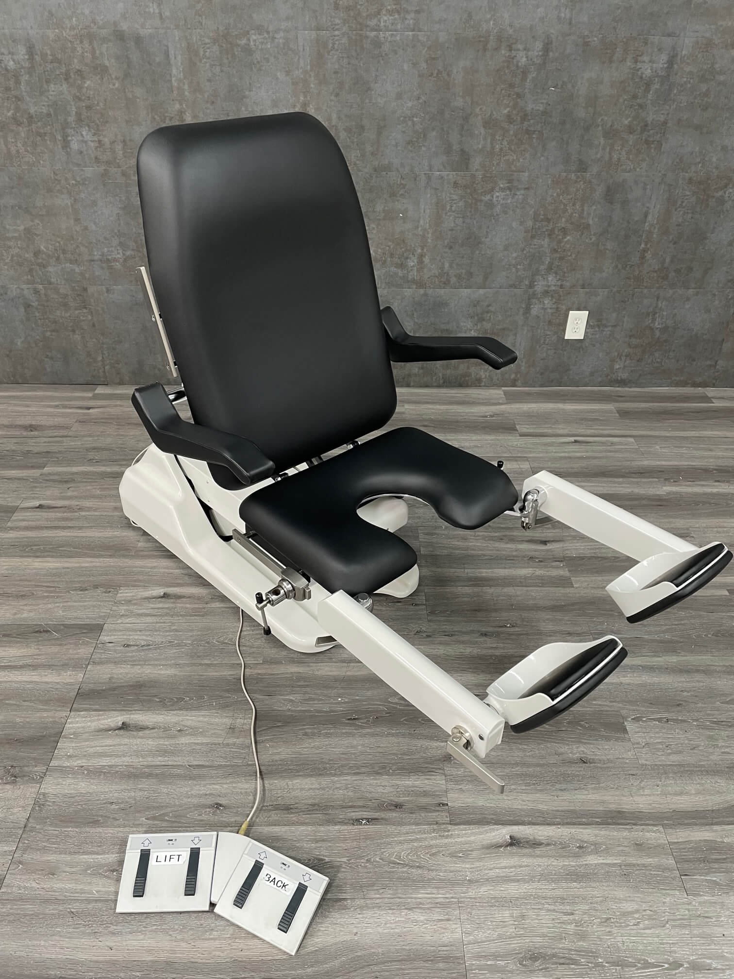 Gentera Elle450 Urology Chair