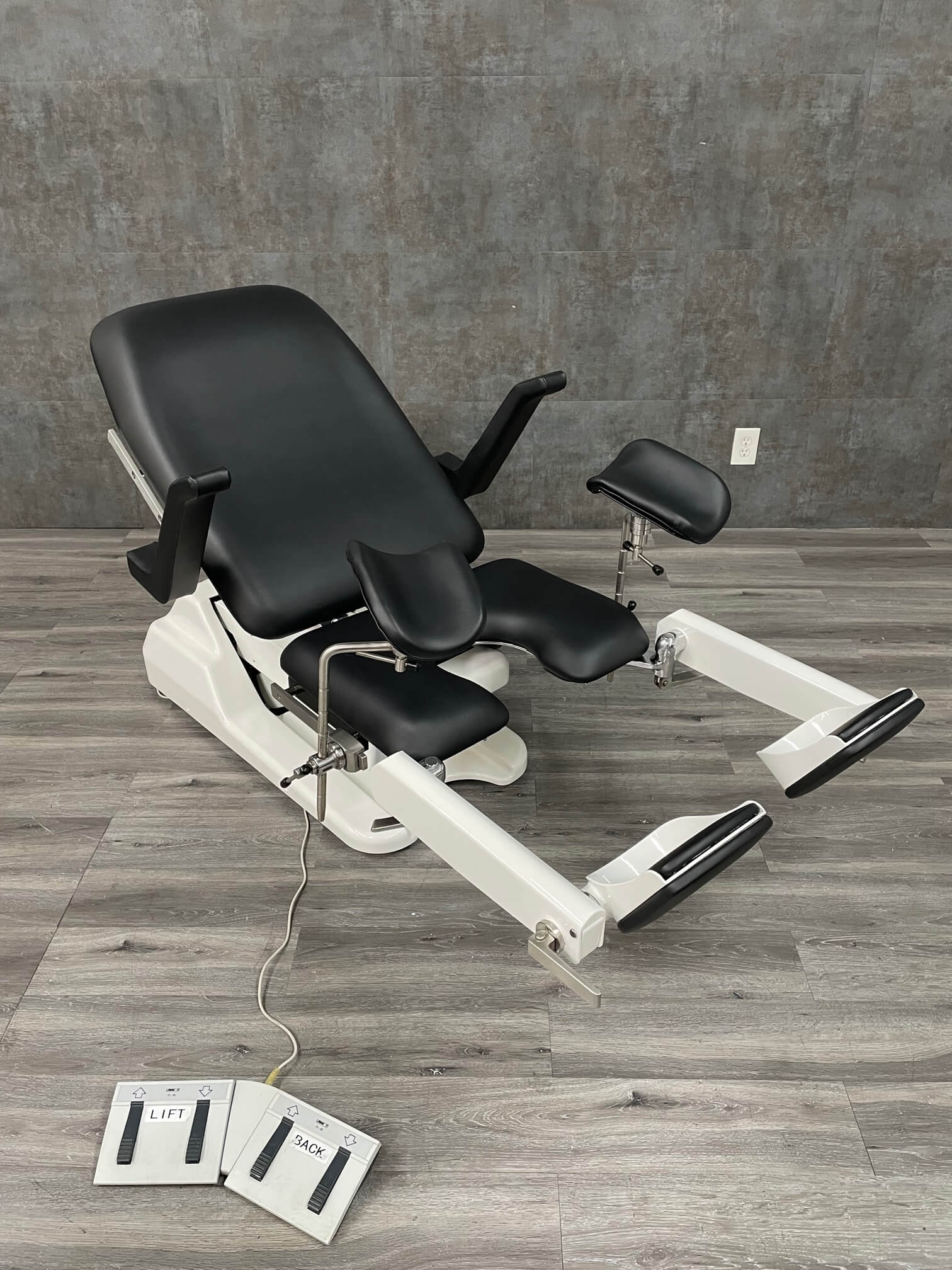 Gentera Elle450 Urology Chair