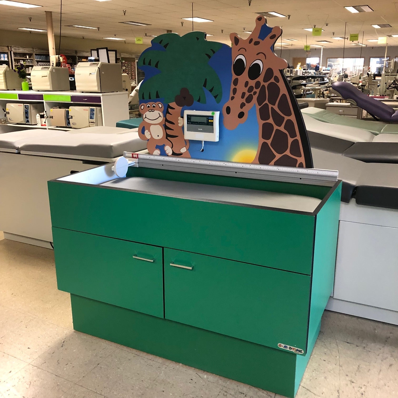 GoodTime Giraffe Pediatric Table