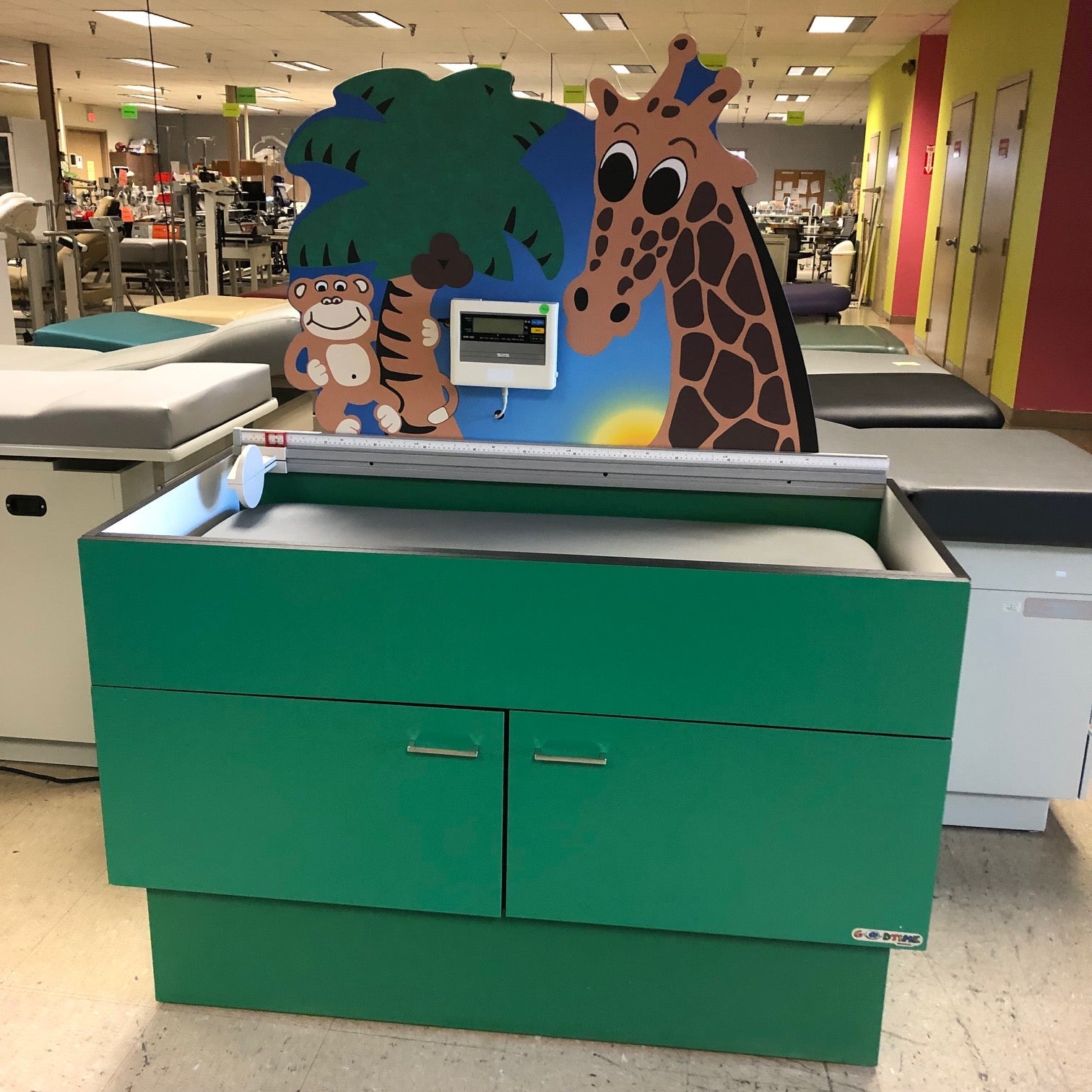 GoodTime Giraffe Pediatric Table