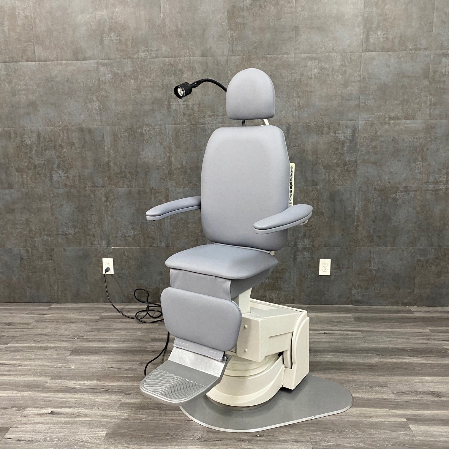 Global SMR MAXI 2700 Exam Chair