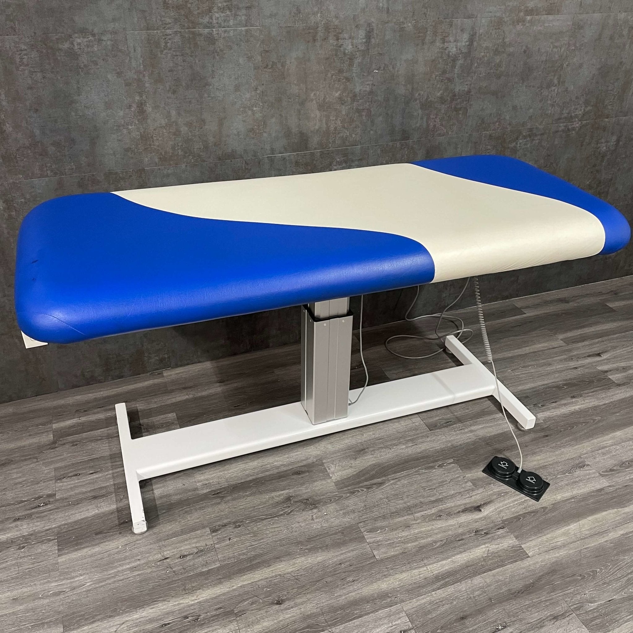 LEC Power Treatment / Exam Table