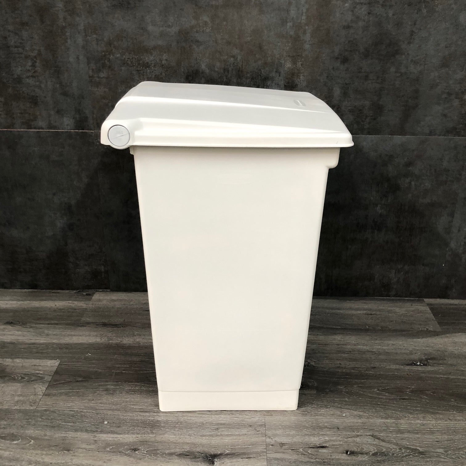 Medical Trash Can with Lid