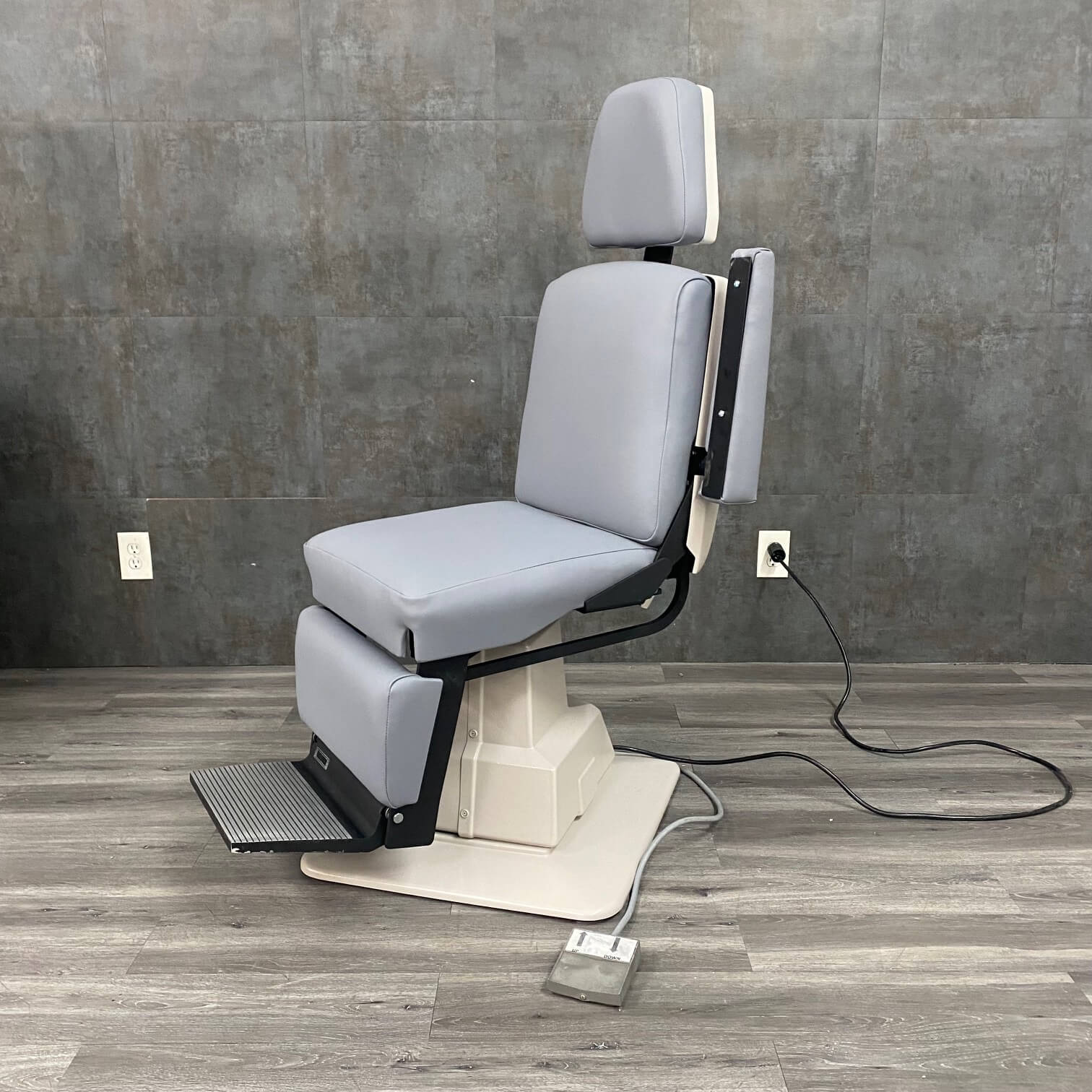 Reliance 6100 Exam Chair Refurbished